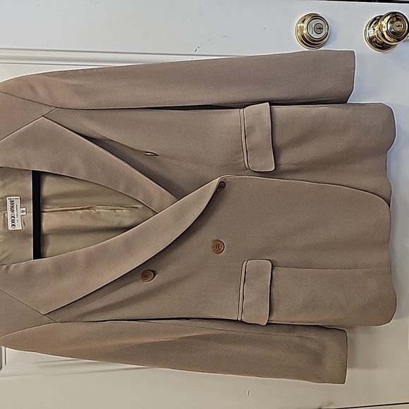 Designer, 80s, luxury, 90s, blazer, armani, tan, jacket, office, business, party - Picture 8 of 9